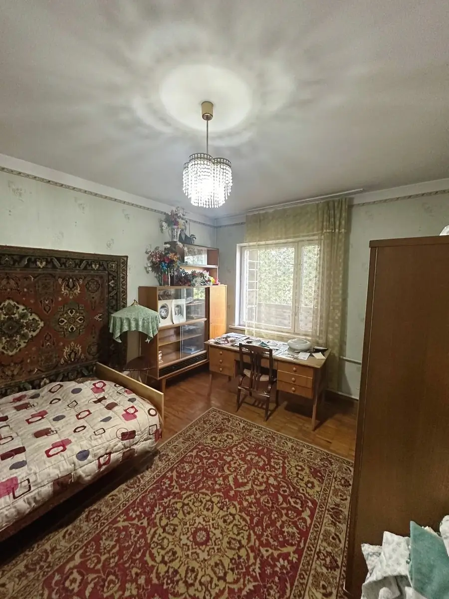 Продается 3-комнатная квартира − 84 м²