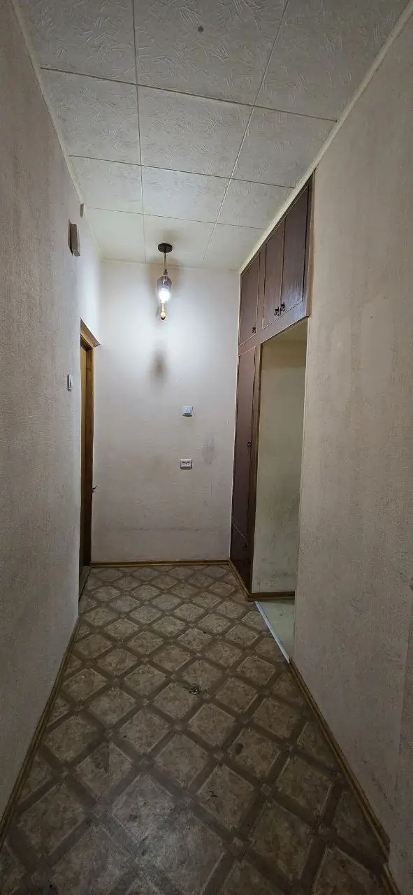 Сдается 1-комнатная квартира − 42 м²