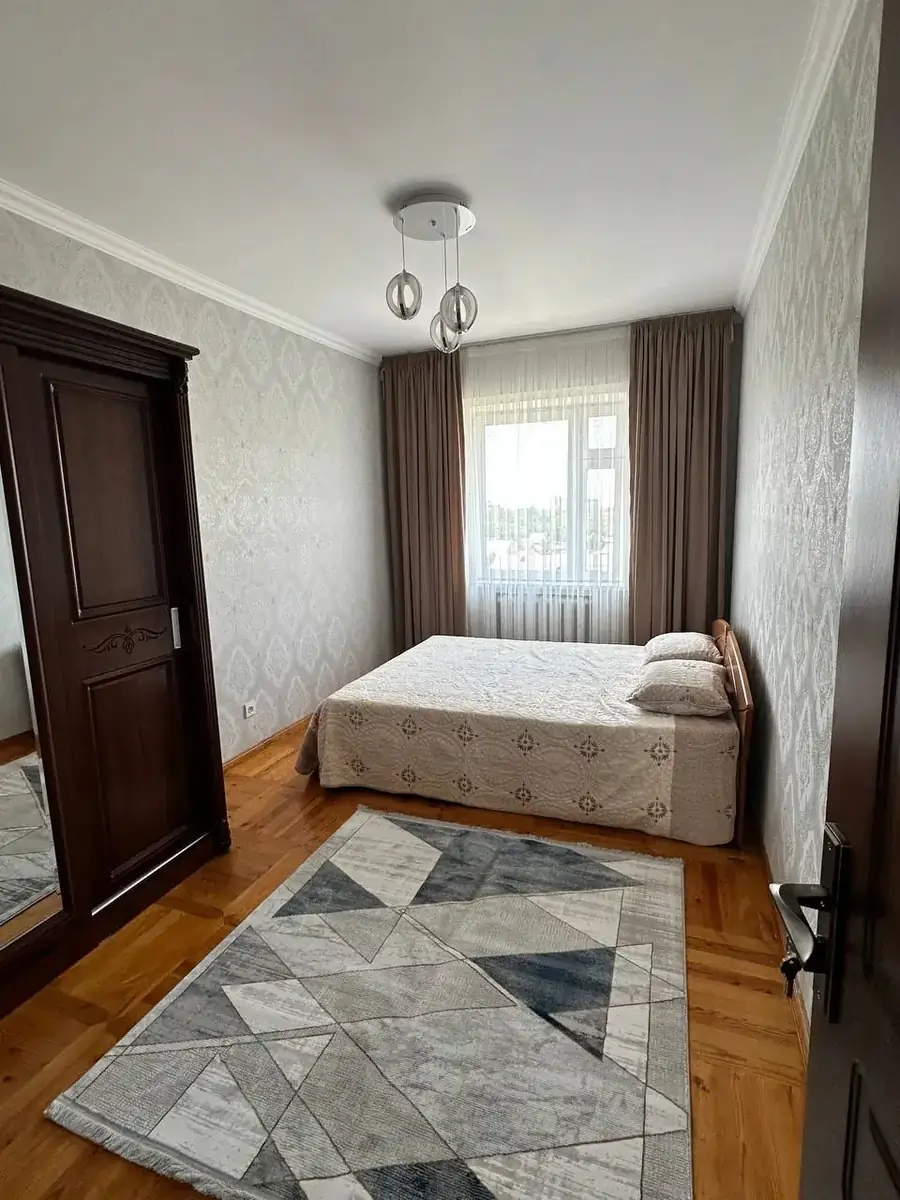 Продается 2-комнатная квартира − 66.5 м²