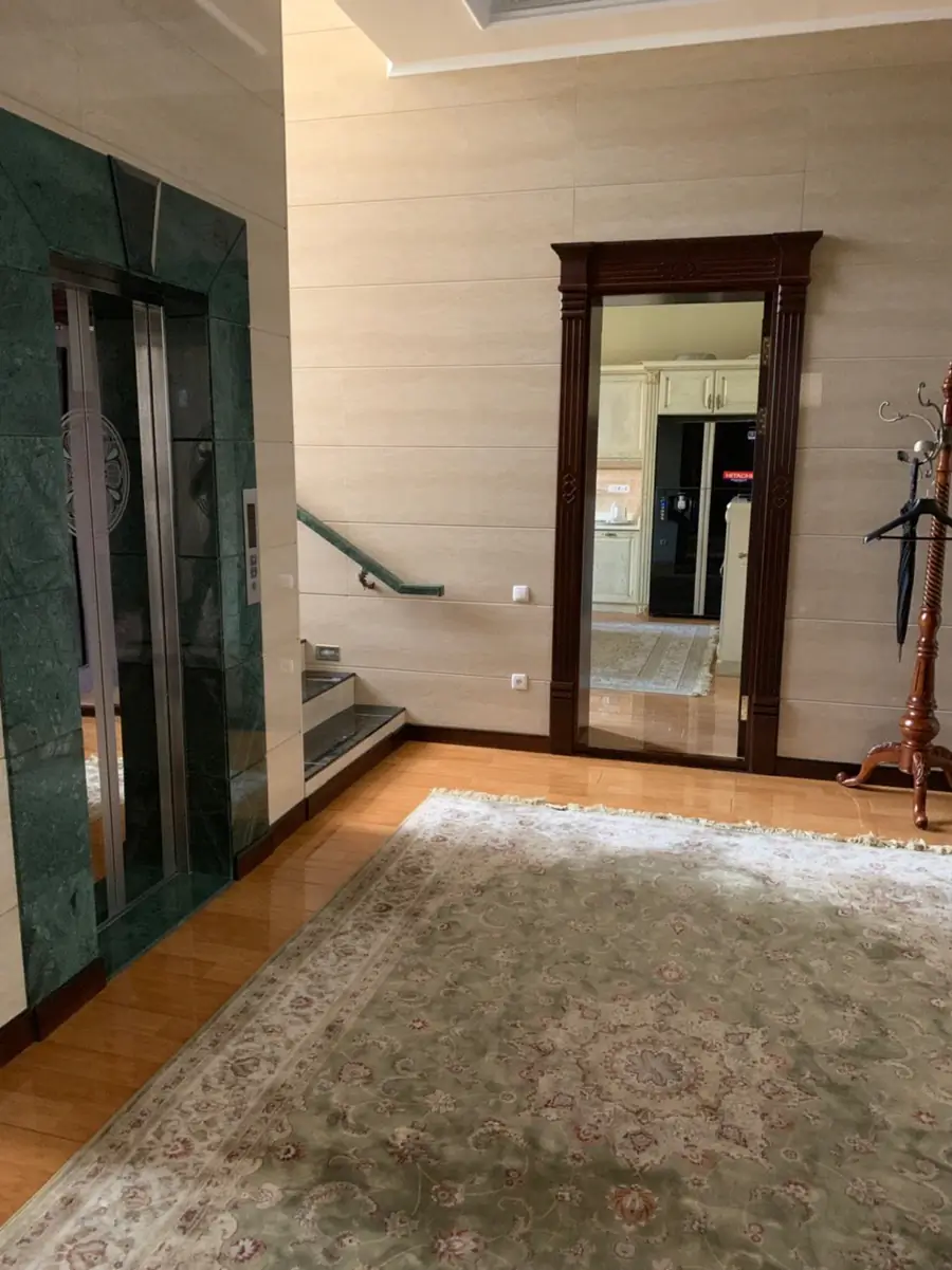 Ijaraga 4 qavatli uy − 700 m²