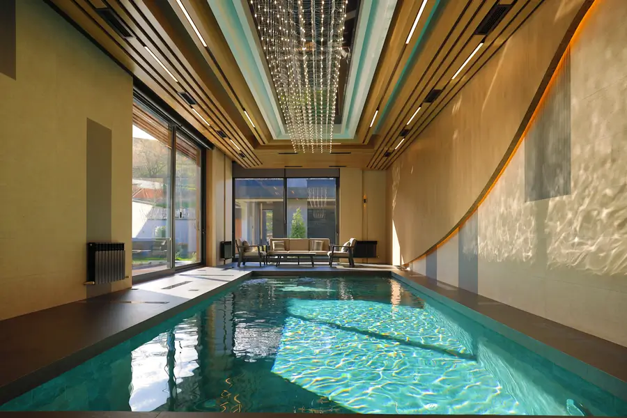 3 qavatli uy sotiladi − 600 m²