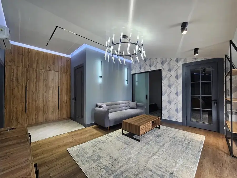 2 xonali kvartira sotiladi − 49 m²