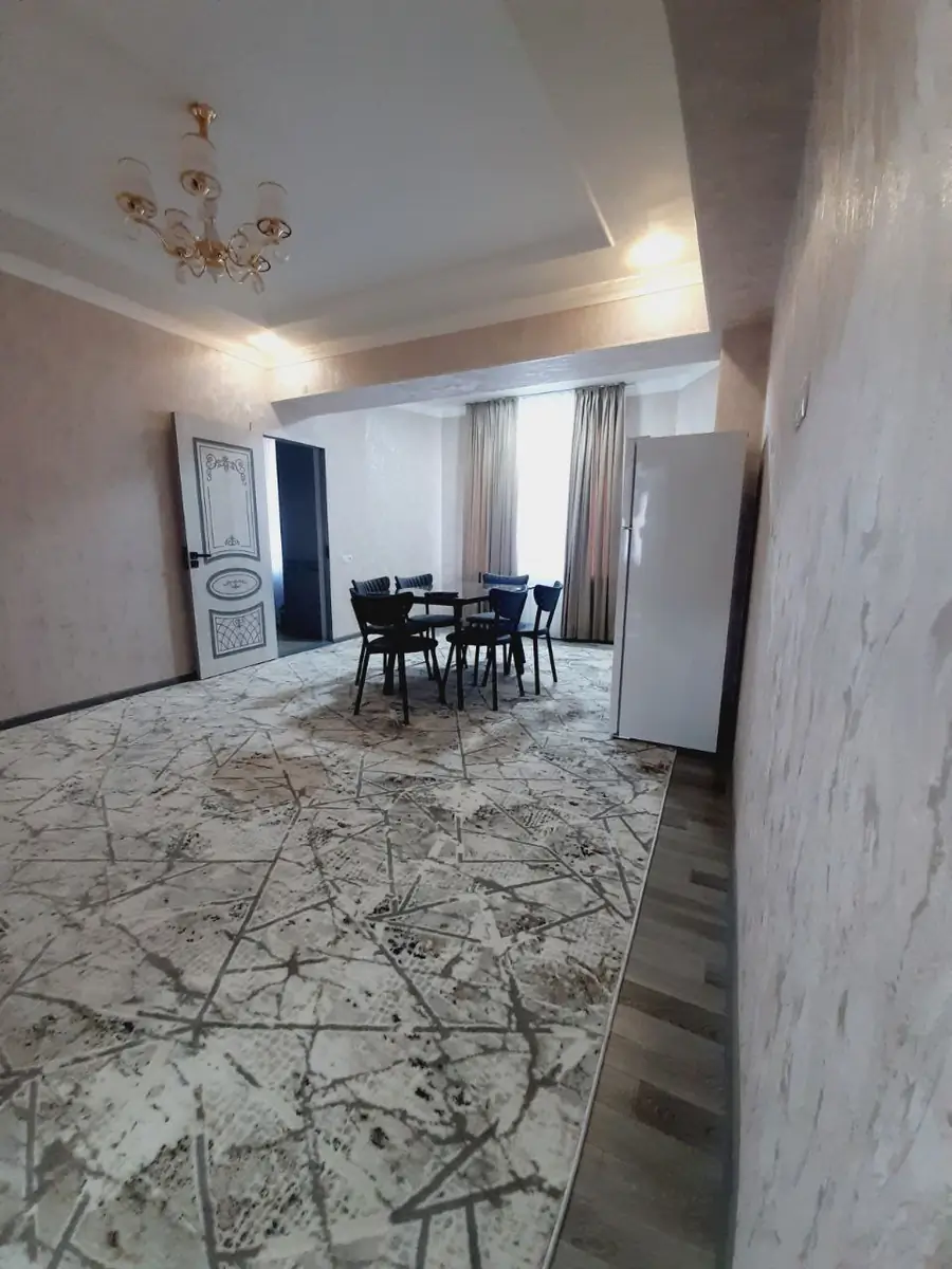 Сдается 4-комнатная квартира − 85 м²