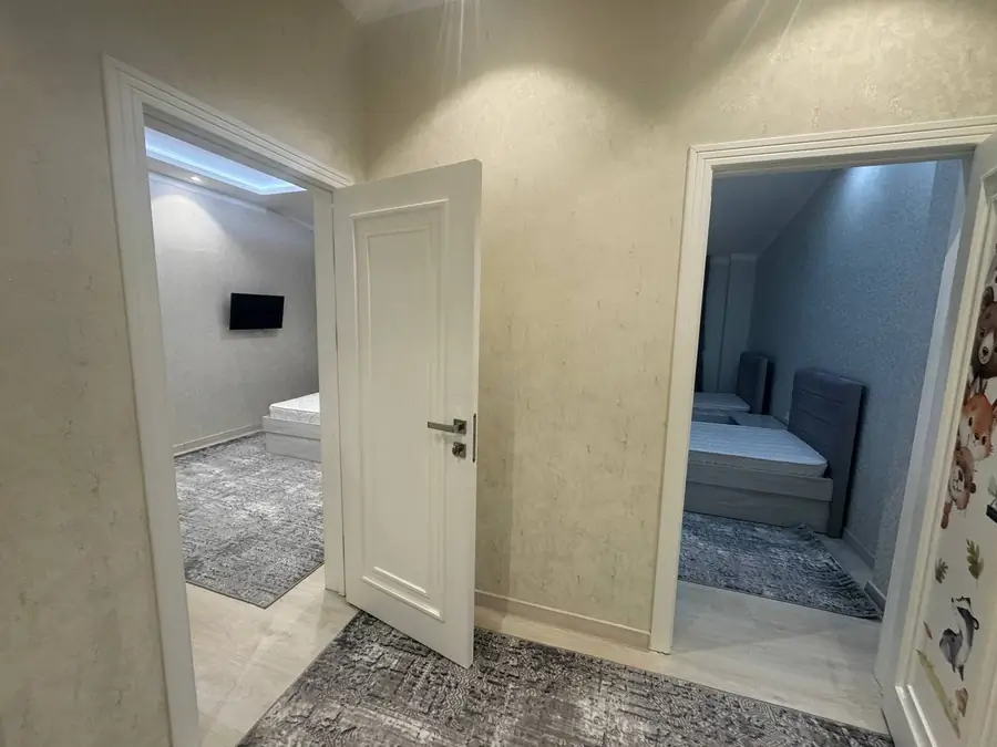 Сдается 3-комнатная квартира − 100 м²