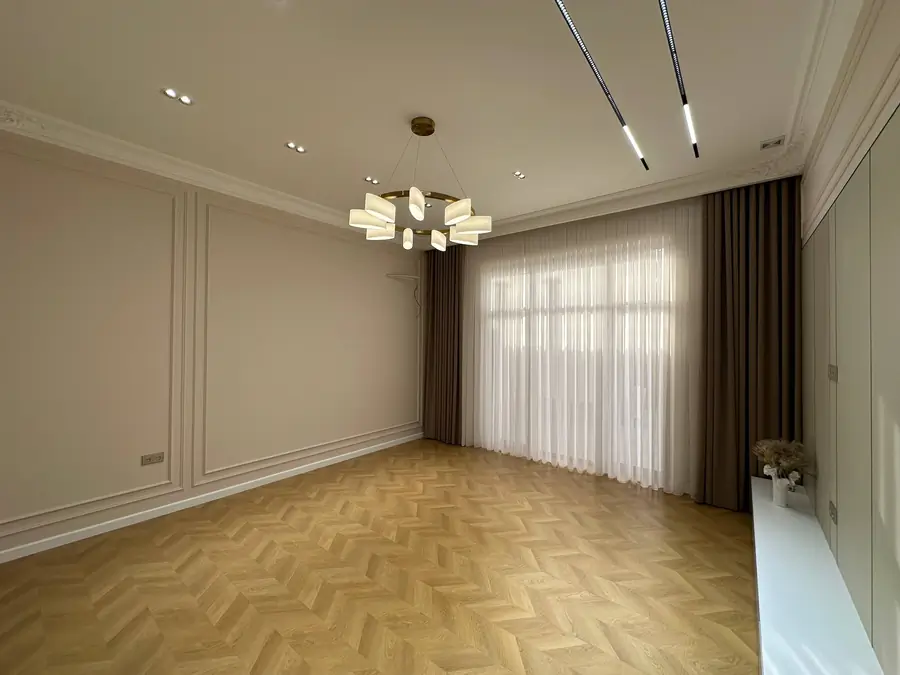 Продается 2-этажный дом − 368 м²