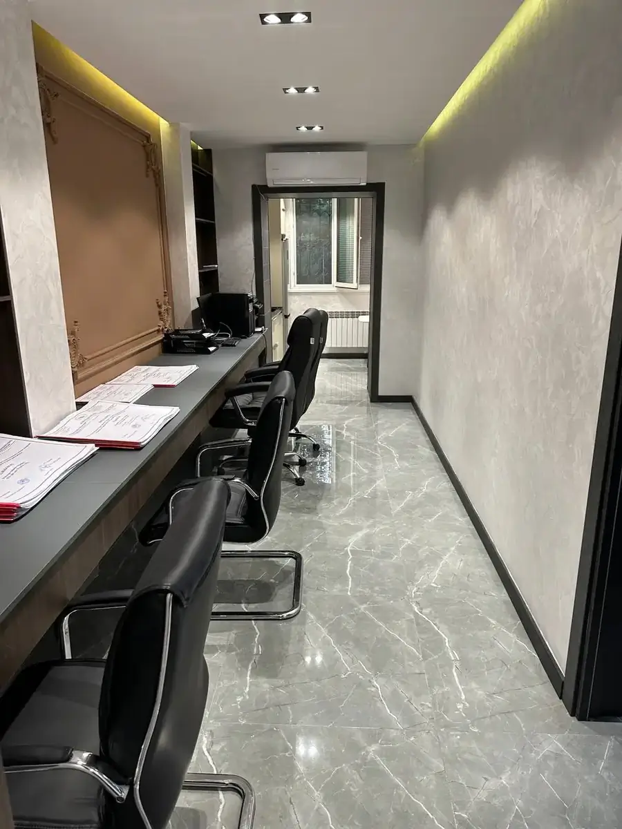 Ijaraga ofis − 100 m²