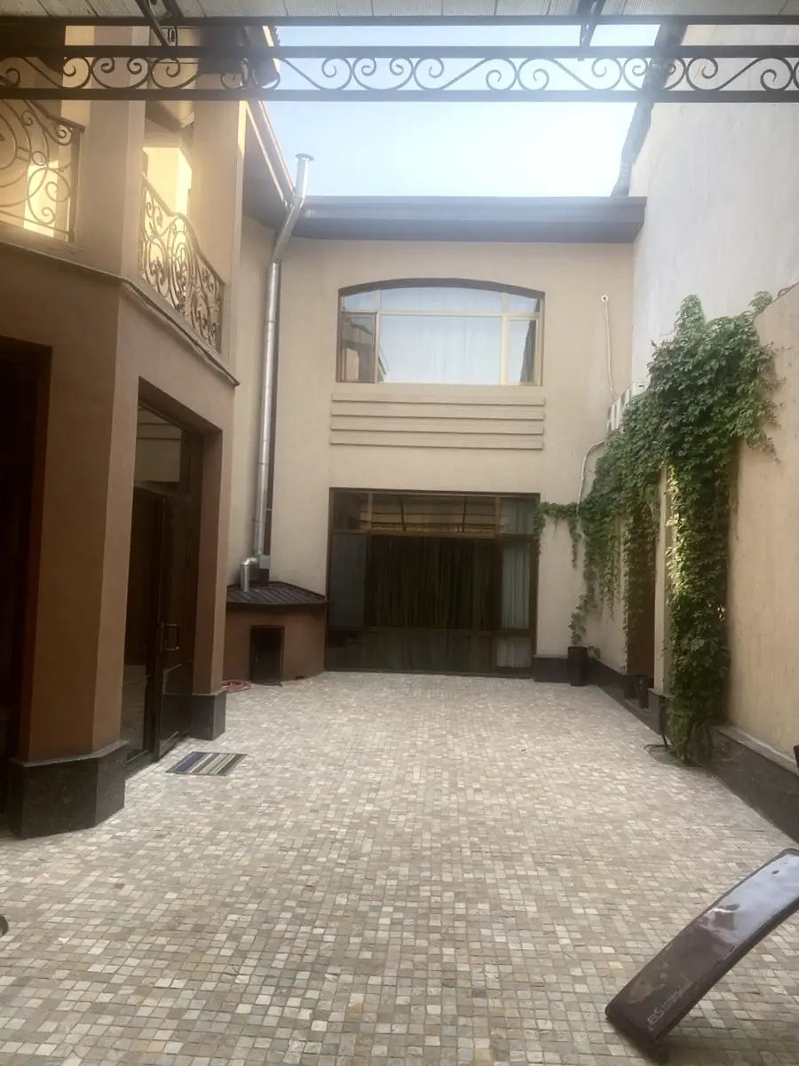 Ijaraga 2 qavatli uy − 250 m²
