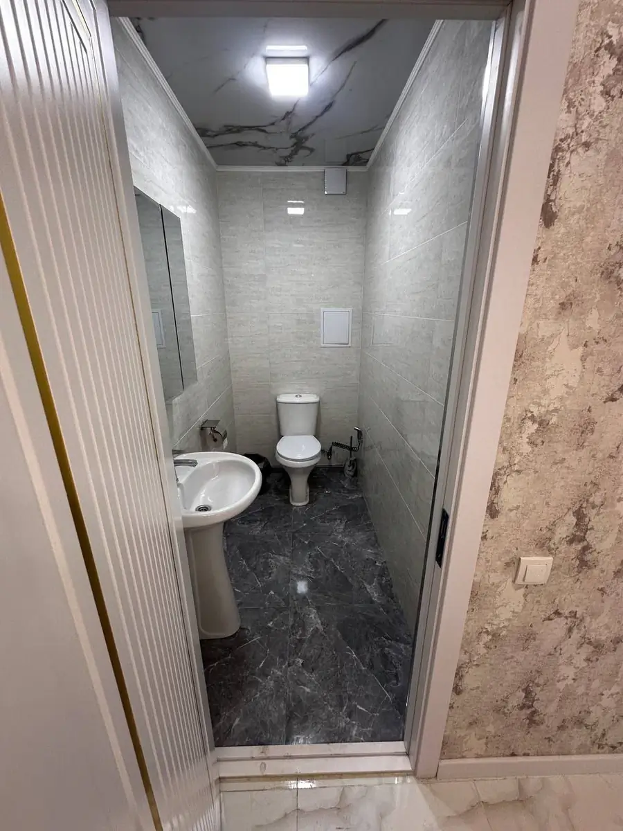 Продается 2-комнатная квартира − 80 м²