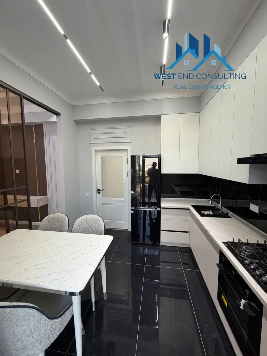 3 xonali kvartira sotiladi − 70 m²