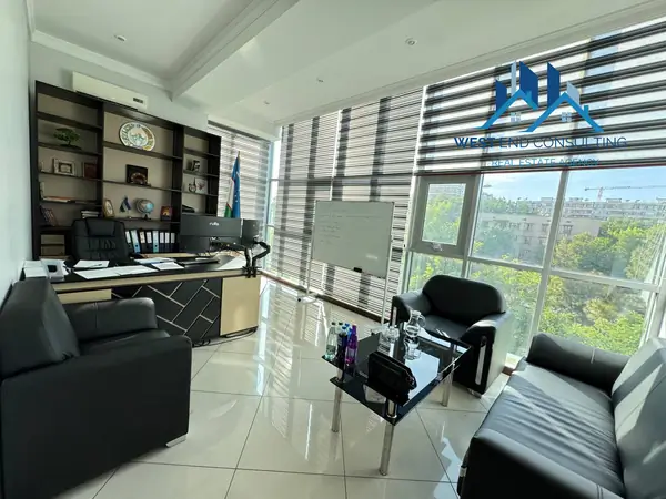 Ofis − 100 m², 3/3 qavat