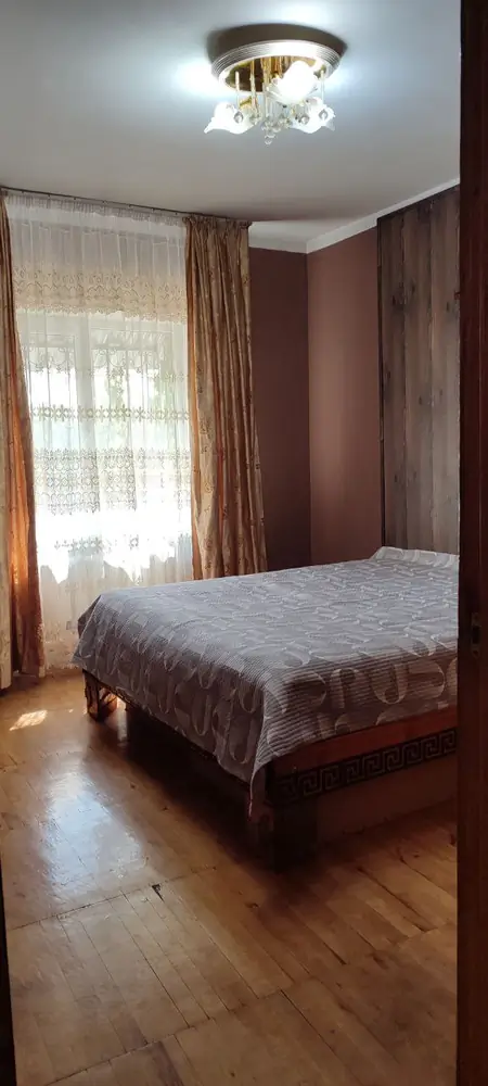 3-комнатная квартира − 90 м², 2/5 этаж