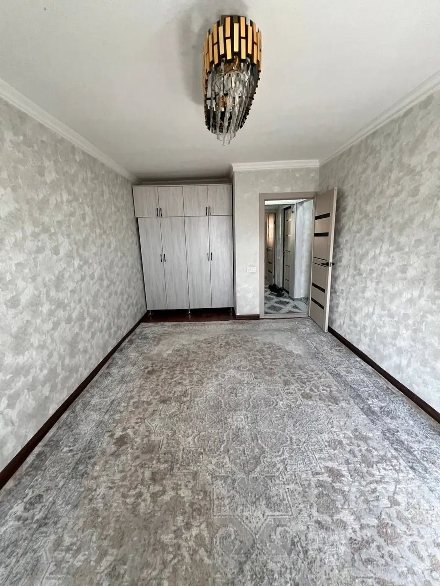2 xonali kvartira sotiladi − 56 m²