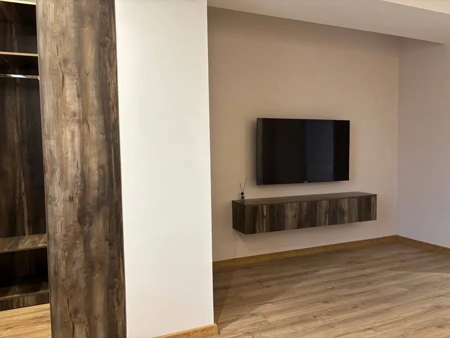 2 xonali kvartira sotiladi − 72 m²