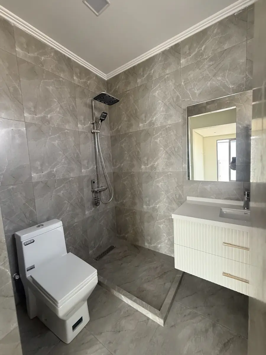 Продается 3-этажный дом − 240 м²