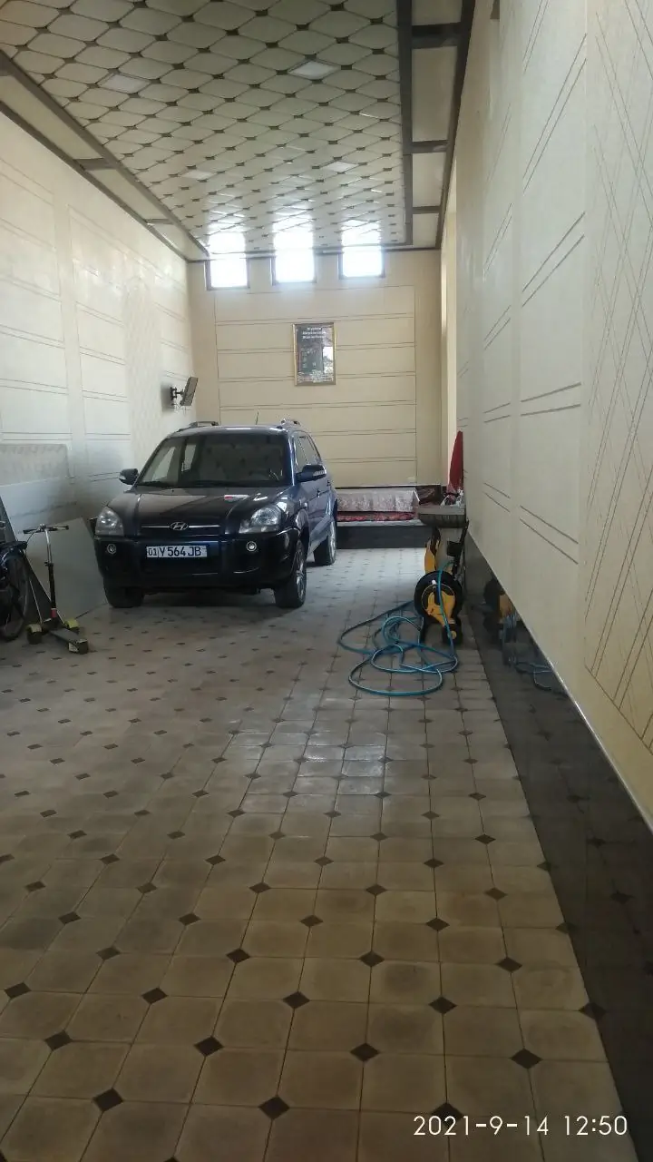 Ijaraga 2 qavatli uy − 460 m²