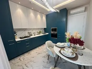 3 xonali kvartira sotiladi − 73 m²