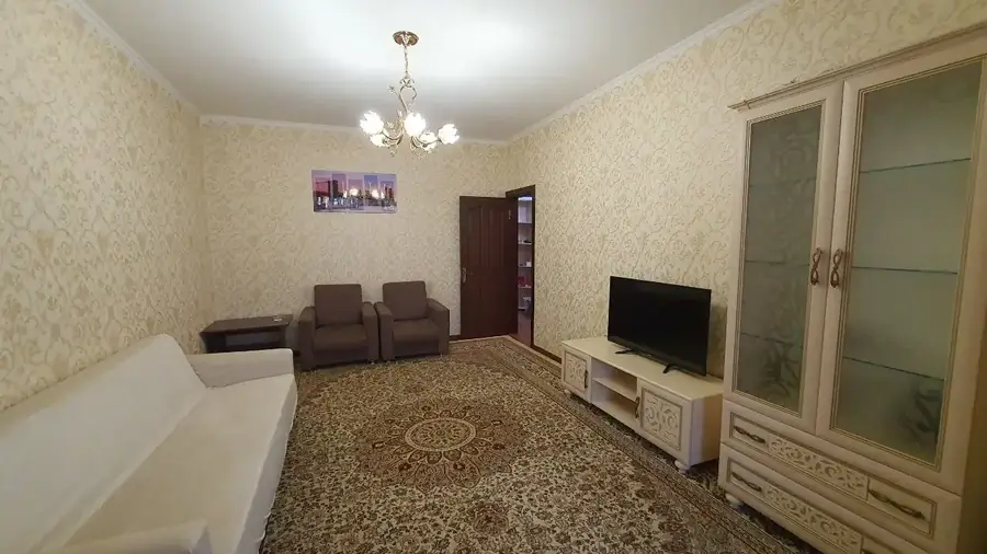 4 xonali kvartira sotiladi − 100 m²