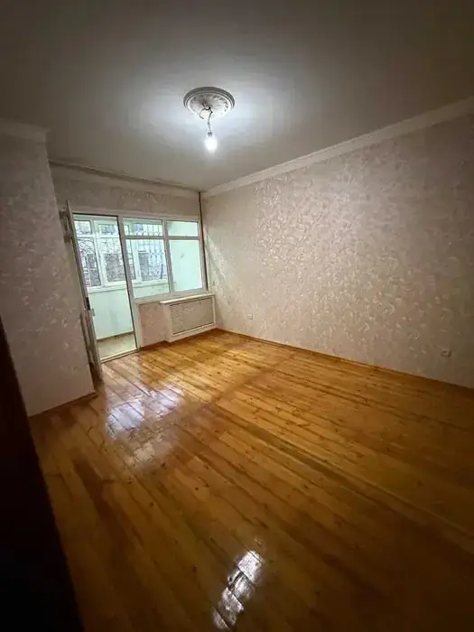 3 xonali kvartira sotiladi − 83 m²