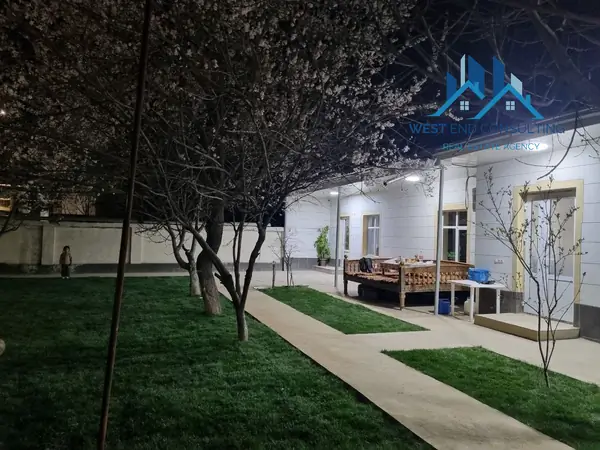 1 qavatli uy − 350 m², 4 sot.
