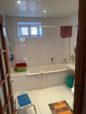 3 xonali kvartira sotiladi − 70 m²