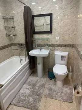 Сдается 2-комнатная квартира − 70 м²