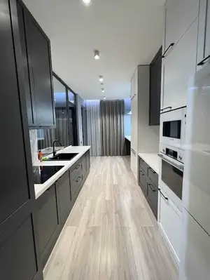 Сдается 2-комнатная квартира − 72 м²