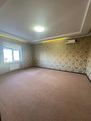 3 qavatli uy sotiladi − 300 m²