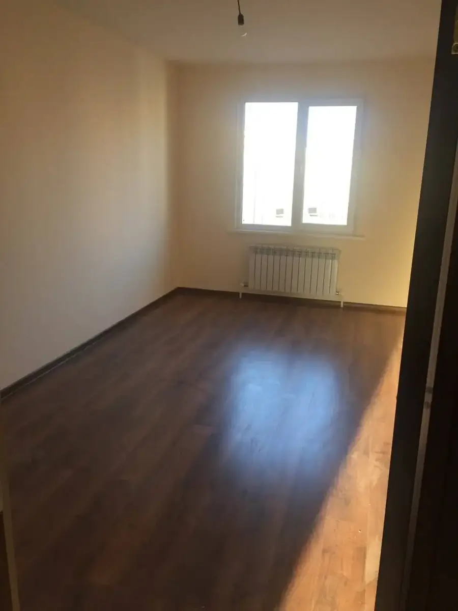 3 xonali kvartira sotiladi − 84.2 m²