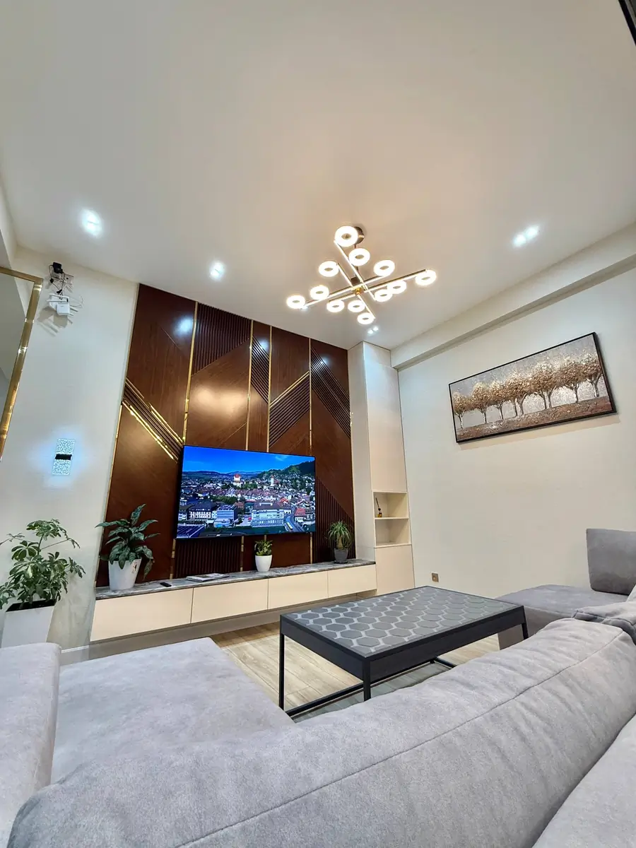 Продается 2-комнатная квартира − 58 м²