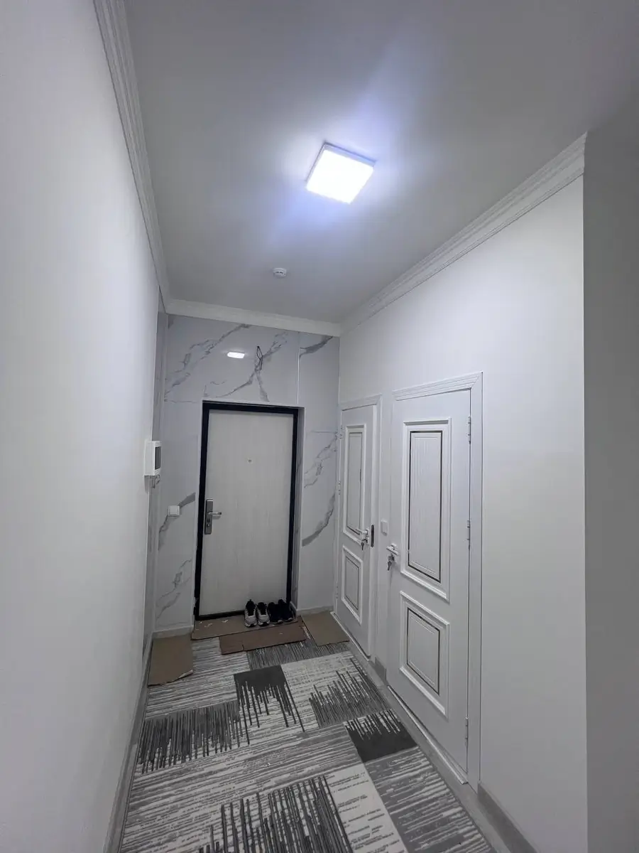 Сдается 2-комнатная квартира − 56 м²