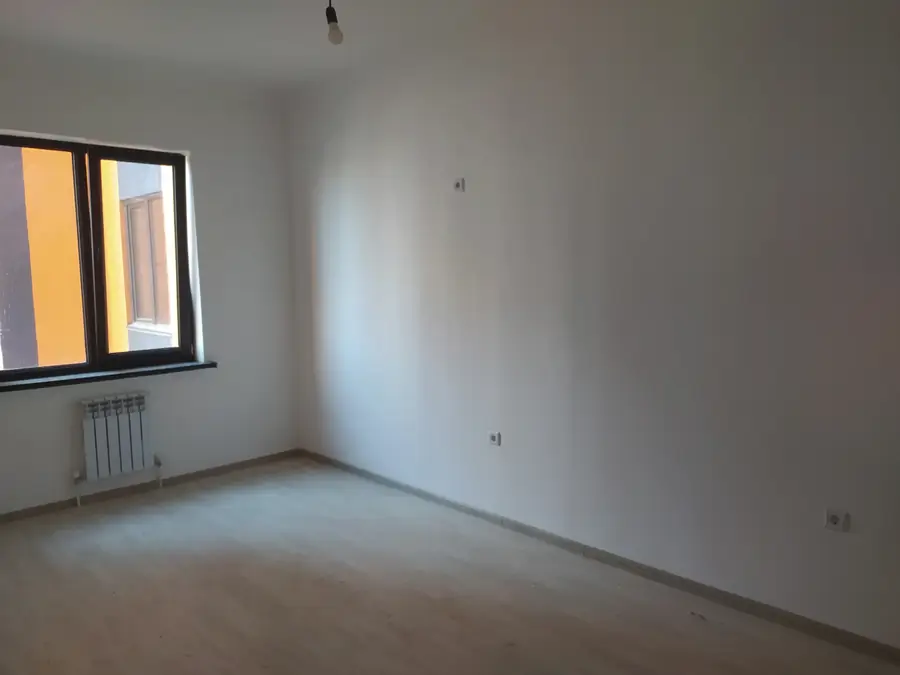 Продается 2-комнатная квартира − 52.4 м²