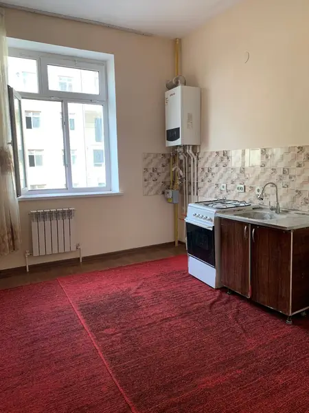 1-комнатная квартира − 42 м², 4/8 этаж