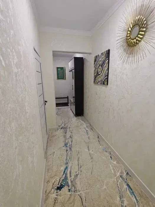 2 xonali kvartira sotiladi − 42 m²