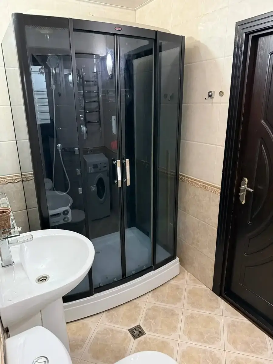 Сдается 2-комнатная квартира − 57 м²