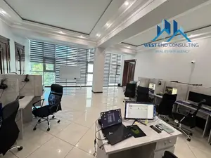 Ofis − 100 m², 3/3 qavat