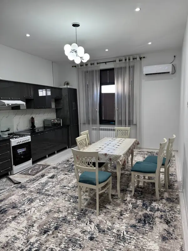 3-комнатная квартира − 130 м², 7/10 этаж