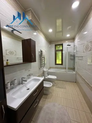 Сдается Более 5-комнатная квартира − 160 м²