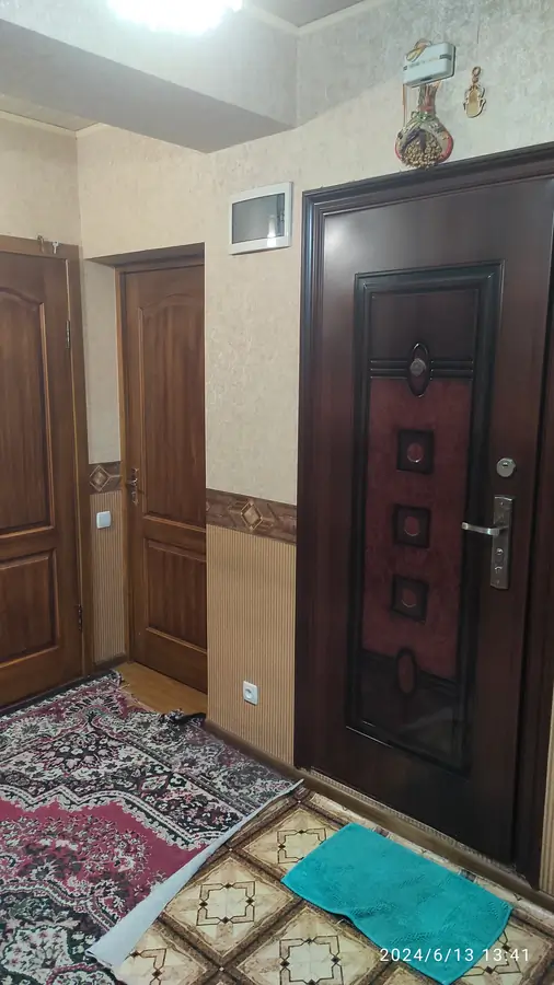 Продается 4-комнатная квартира − 100 м²