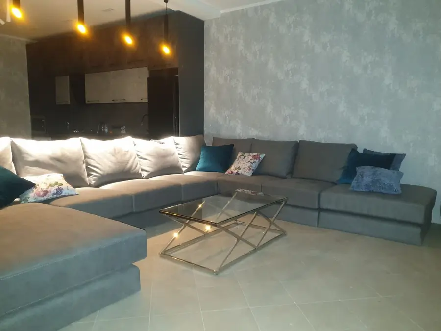 Ijaraga 2 qavatli uy − 350 m²
