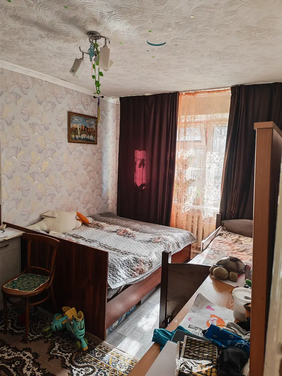 3 xonali kvartira sotiladi − 64 m²