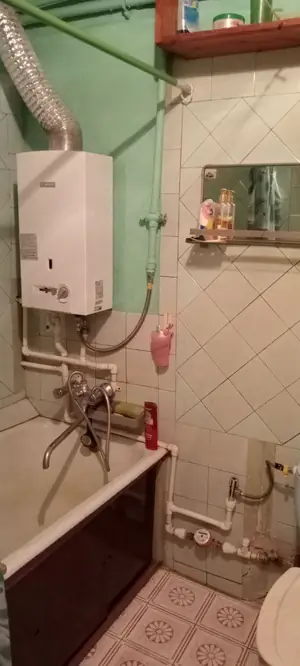 2 xonali kvartira sotiladi − 40.5 m²