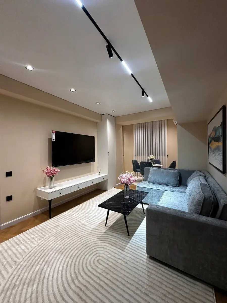 2 xonali kvartira sotiladi − 55 m²