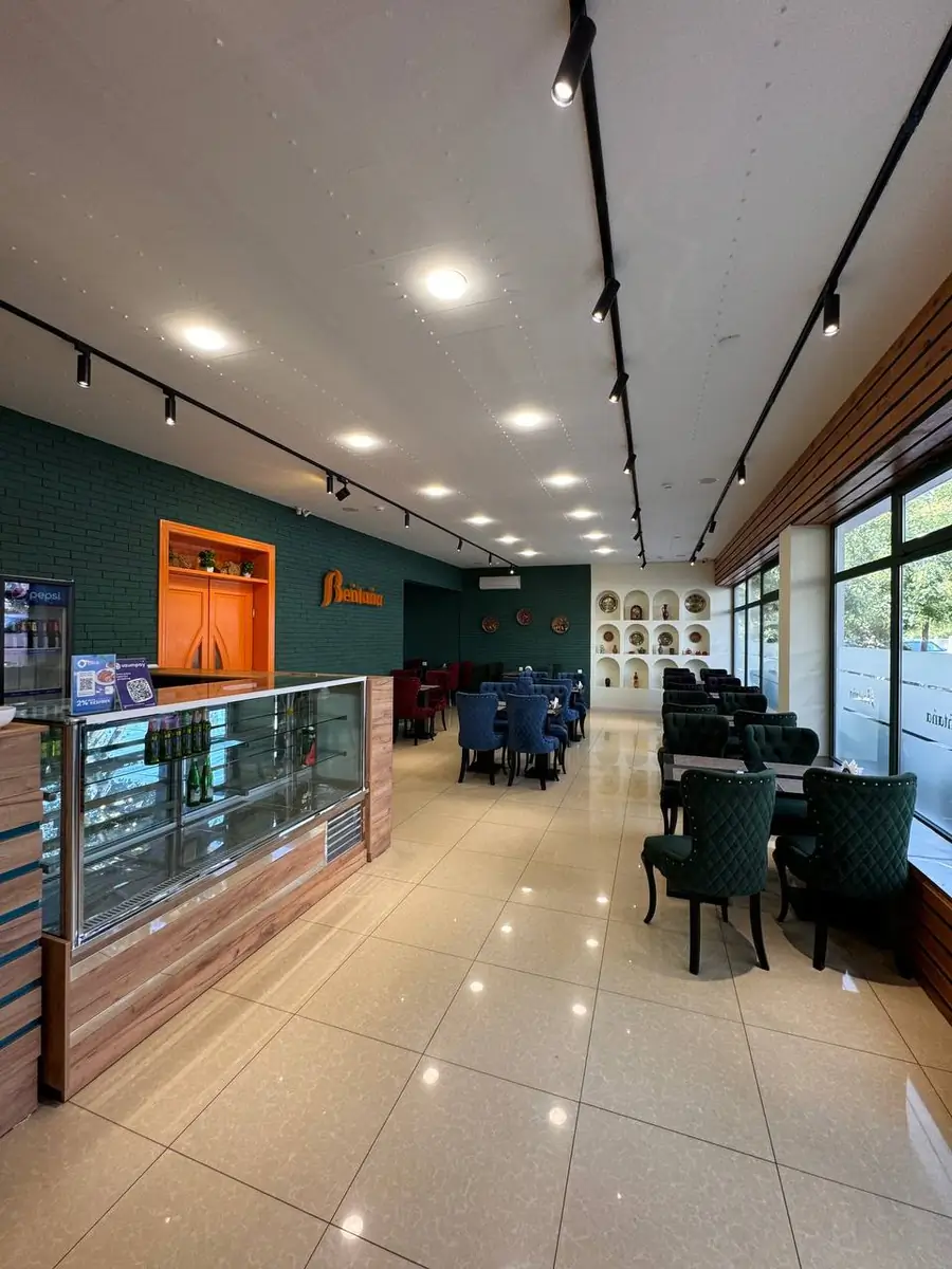 Ijaraga ofis − 369 m²