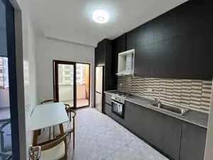 Сдается 3-комнатная квартира − 83 м²