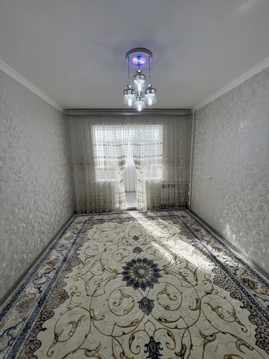 3 xonali kvartira sotiladi − 68 m²