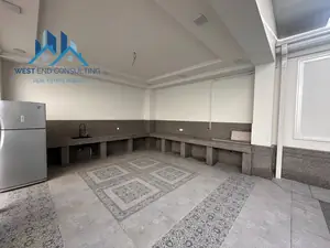 3 qavatli uy − 400 m², 7.3 sot.