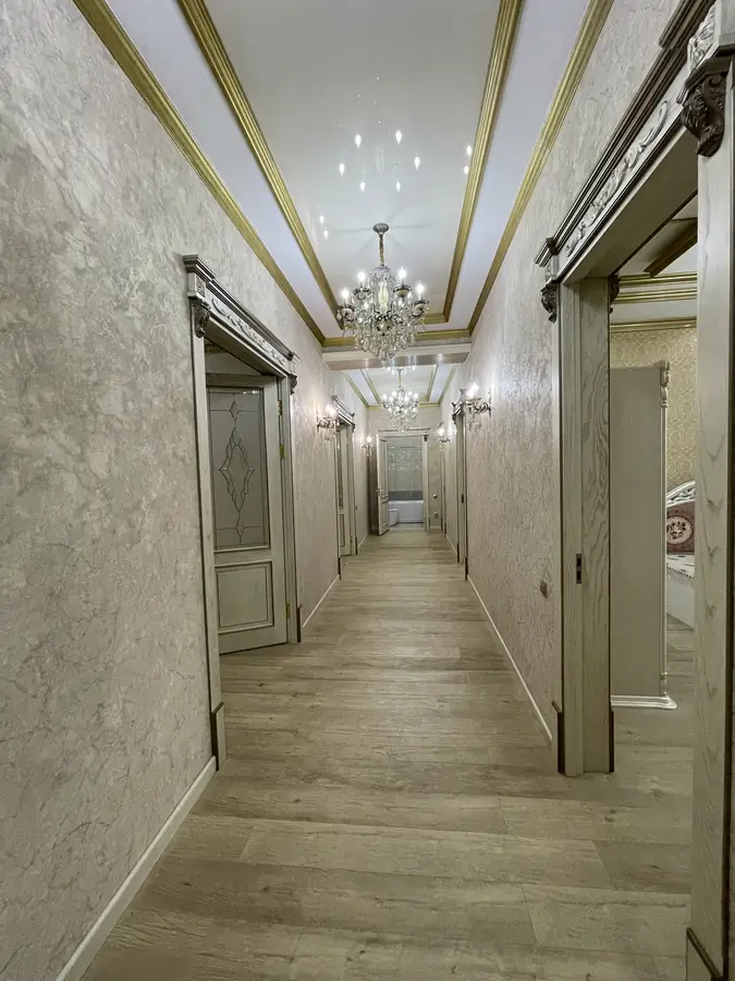 Более 5 xonali kvartira sotiladi − 175 m²