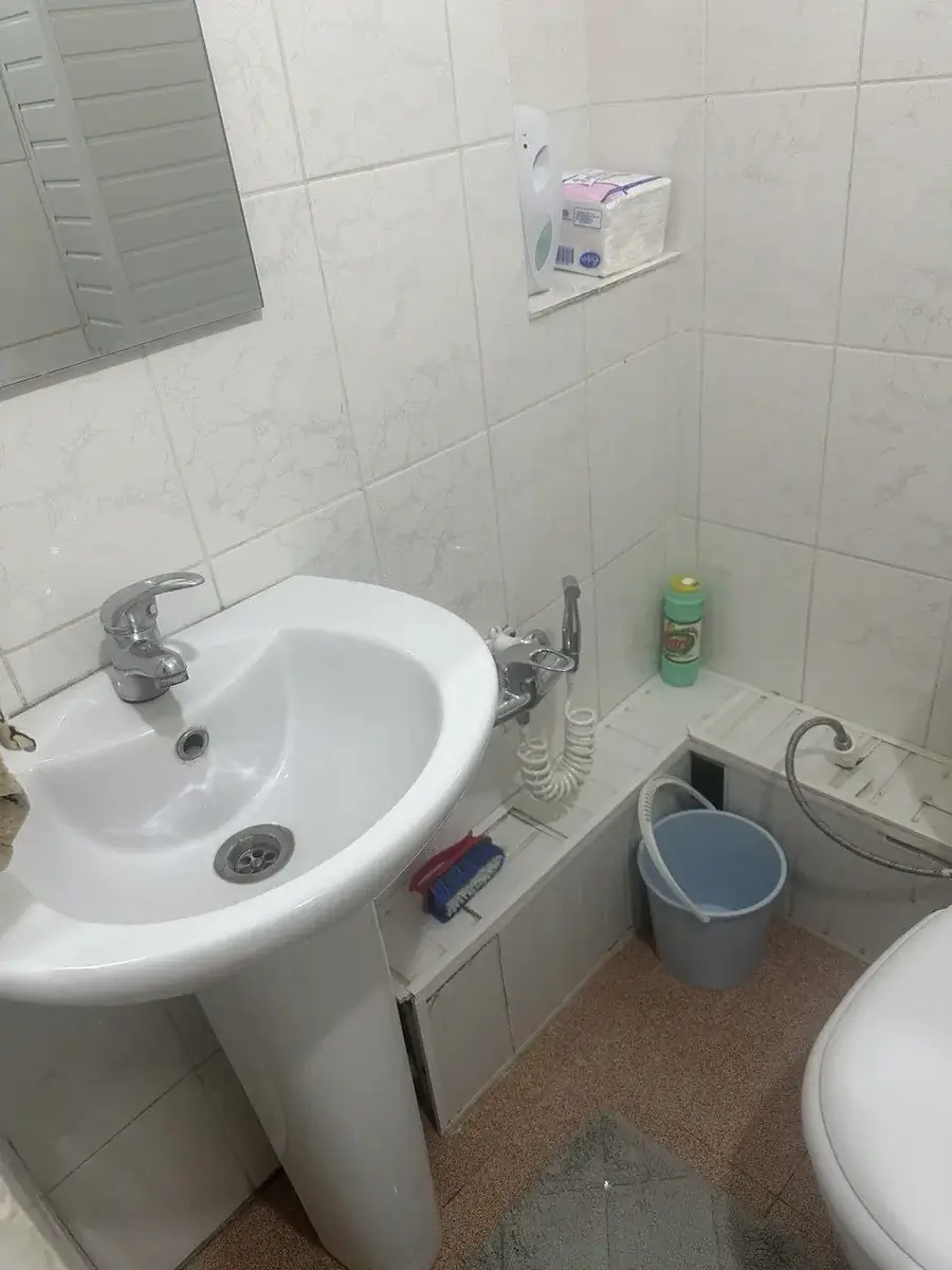 3 xonali kvartira sotiladi − 72 m²