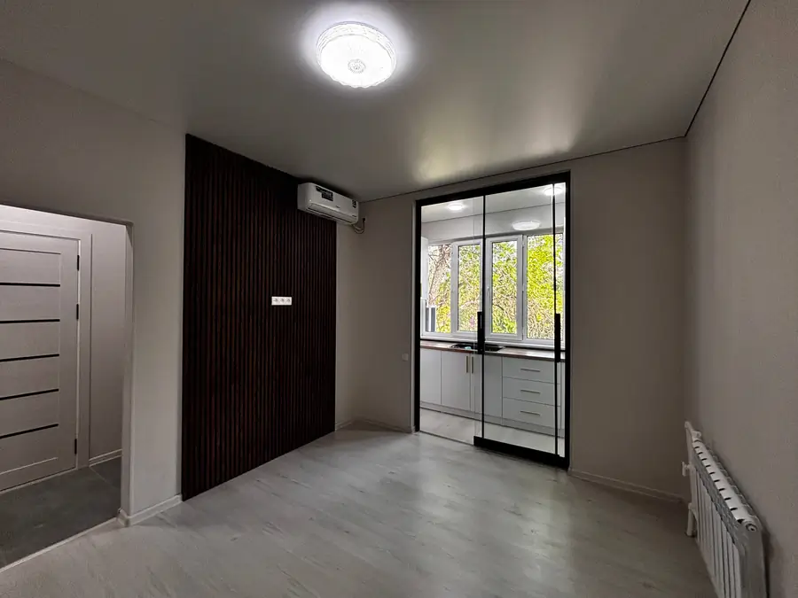2 xonali kvartira sotiladi − 30 m²