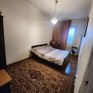 3 xonali kvartira sotiladi − 69 m²